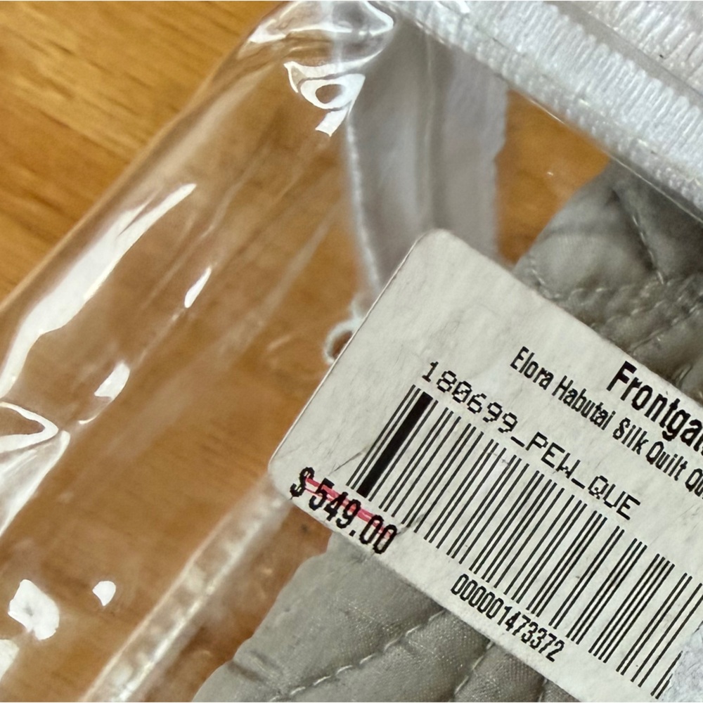Frontgate Silk Quilt & 2 Standard Shams - NWT - Picture 10 of 16